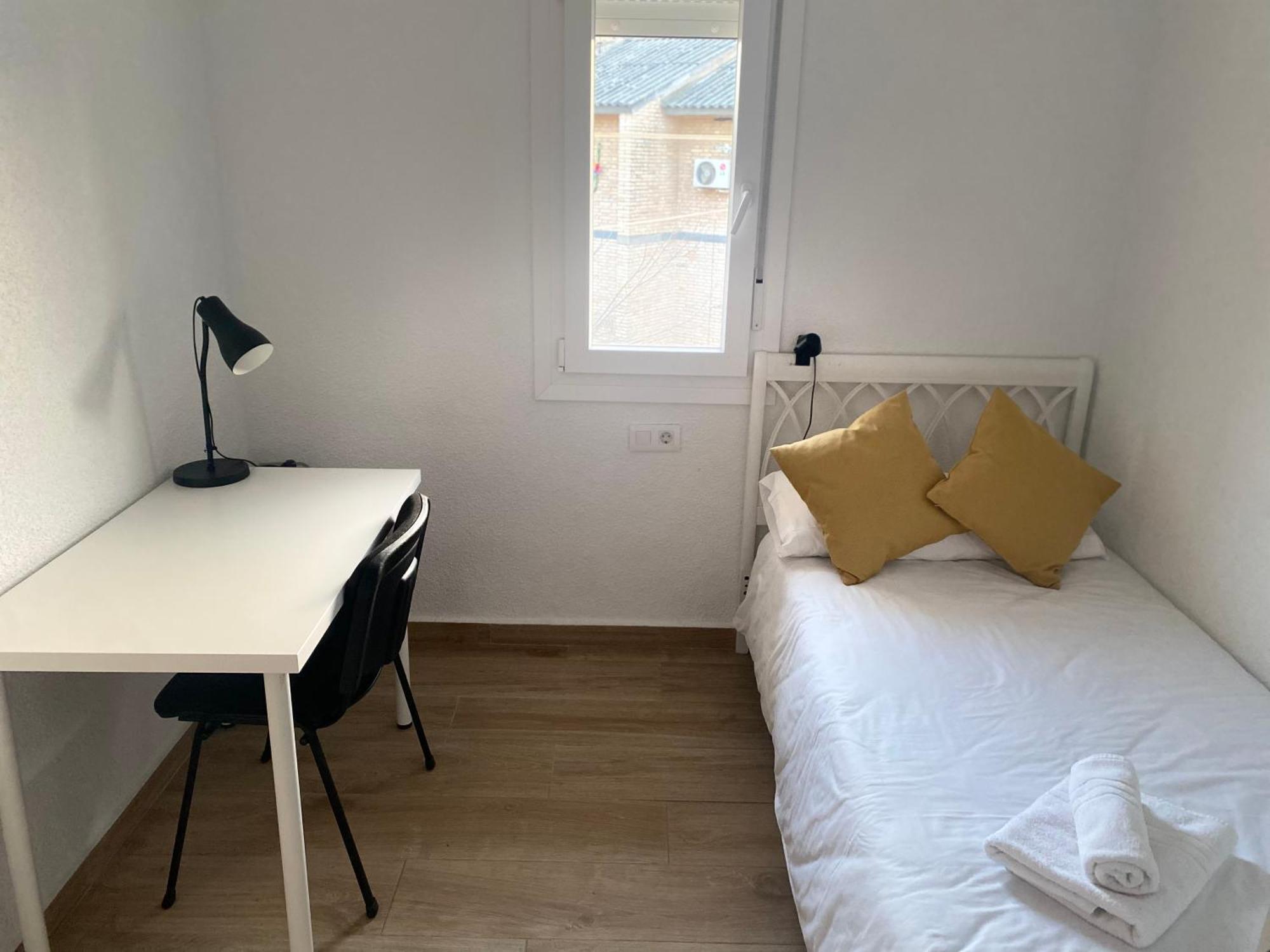 Plaza Andalucia Apartment -A 10Min Caminando Del Puente Romano Кордова Екстер'єр фото